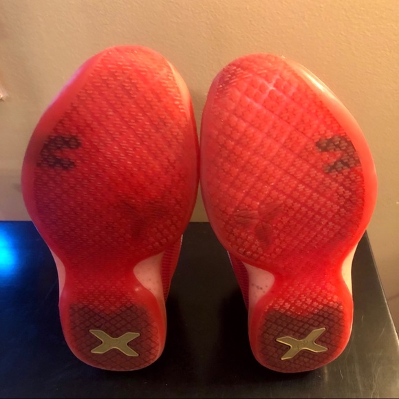 ~SOLD~ Kobe 10 GS “Bright Crimson”, 6.5Y (6.5M/8W) - Picture 5 of 8